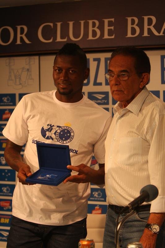 Riascos foi apresentado nesta tera-feira na Toca da Raposa