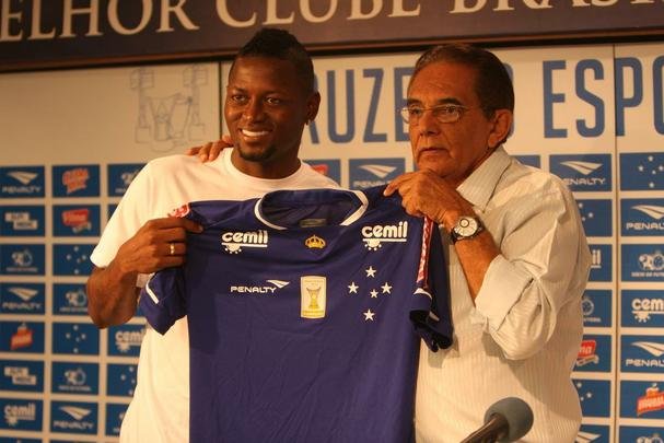 Riascos foi apresentado nesta tera-feira na Toca da Raposa