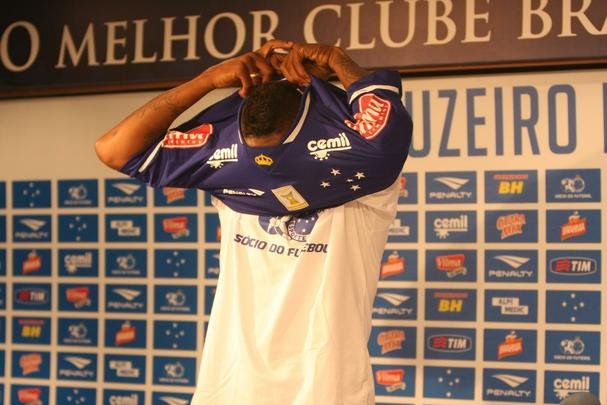 Riascos foi apresentado nesta tera-feira na Toca da Raposa