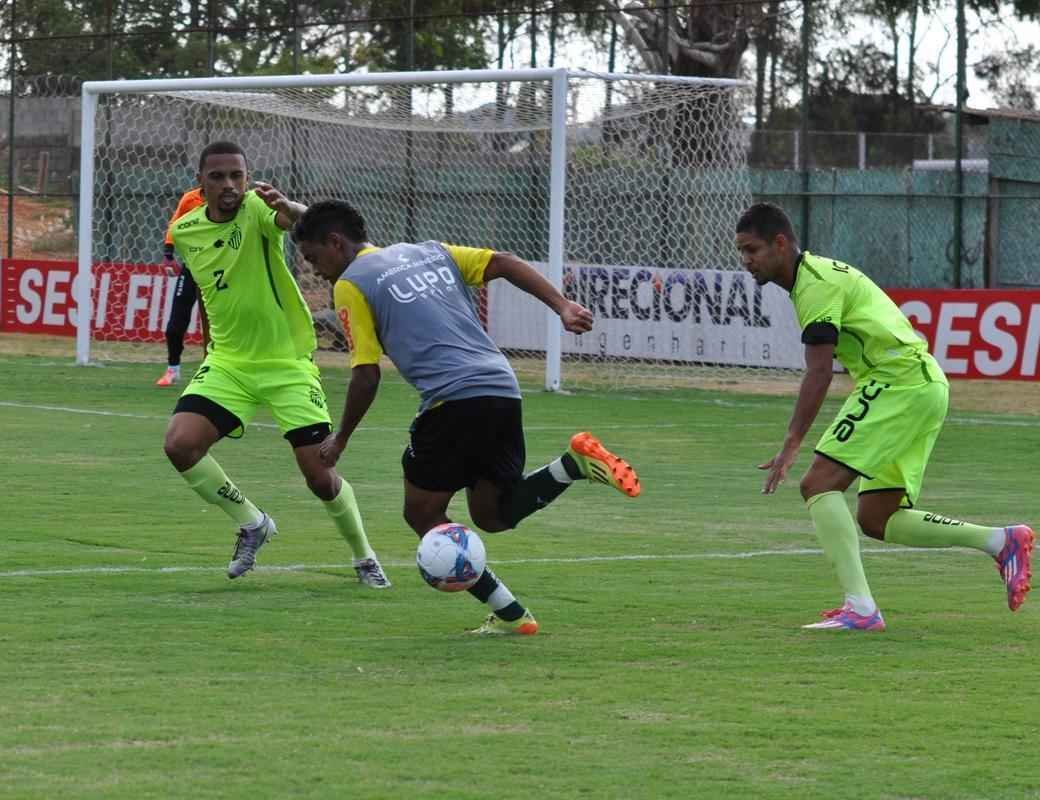 Com gols de Rodrigo Silva (2) e Diney, Amrica venceu Villa Nova por 3 a 1, no CT Lanna Drumond. Diego Clementino marcou para o time de Nova Lima.