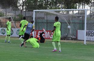 Com gols de Rodrigo Silva (2) e Diney, Amrica venceu Villa Nova por 3 a 1, no CT Lanna Drumond. Diego Clementino marcou para o time de Nova Lima.