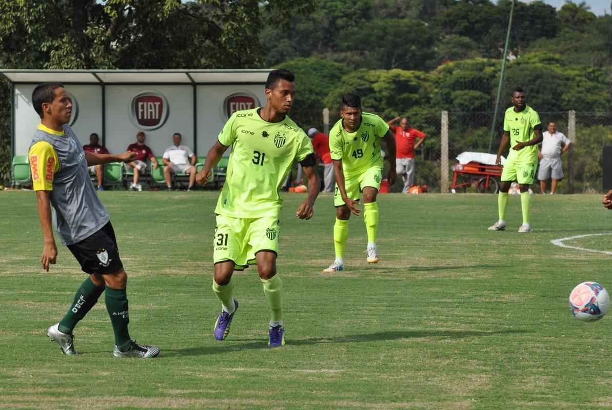 Com gols de Rodrigo Silva (2) e Diney, Amrica venceu Villa Nova por 3 a 1, no CT Lanna Drumond. Diego Clementino marcou para o time de Nova Lima.