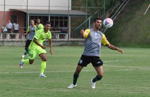 Com gols de Rodrigo Silva (2) e Diney, Amrica venceu Villa Nova por 3 a 1, no CT Lanna Drumond. Diego Clementino marcou para o time de Nova Lima.