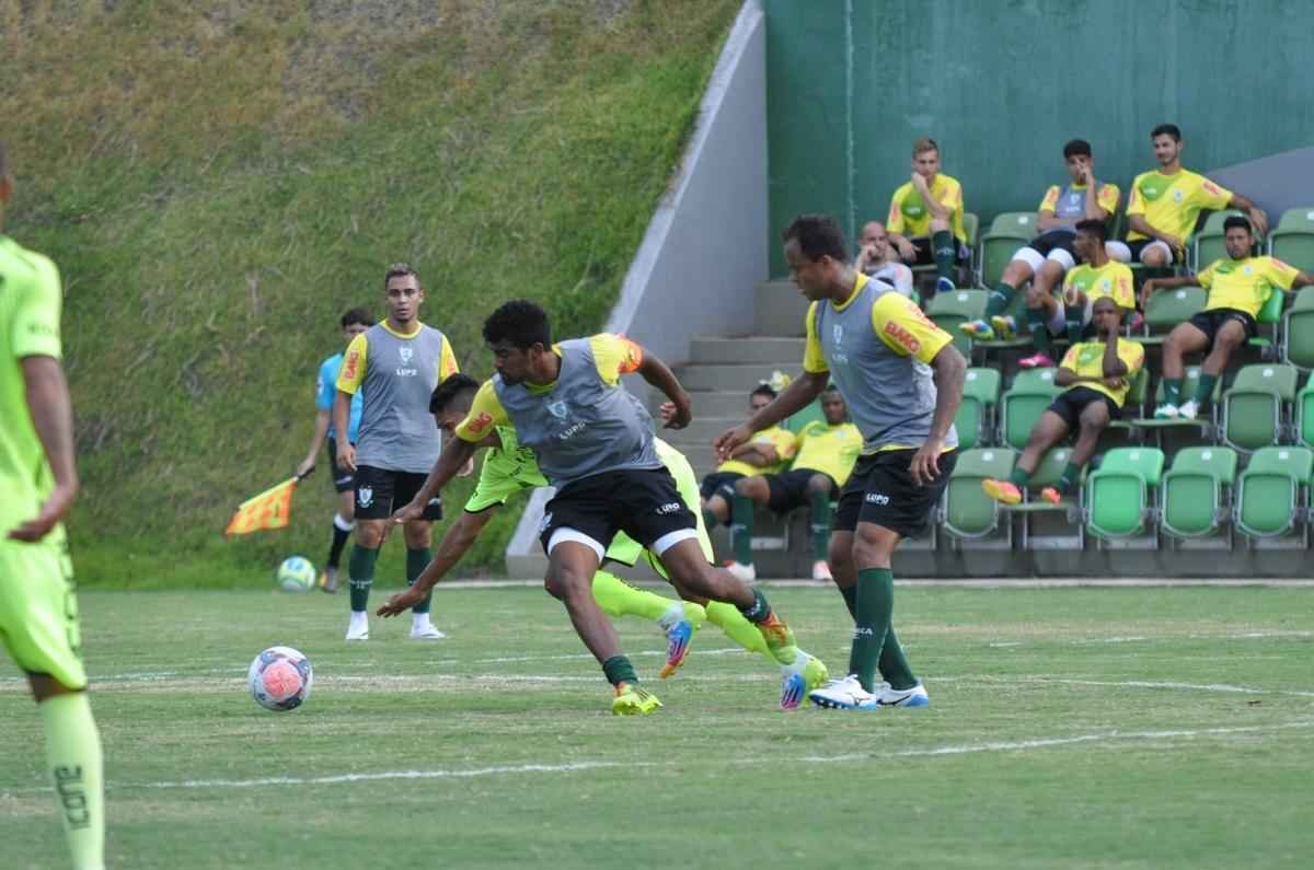 Com gols de Rodrigo Silva (2) e Diney, Amrica venceu Villa Nova por 3 a 1, no CT Lanna Drumond. Diego Clementino marcou para o time de Nova Lima.