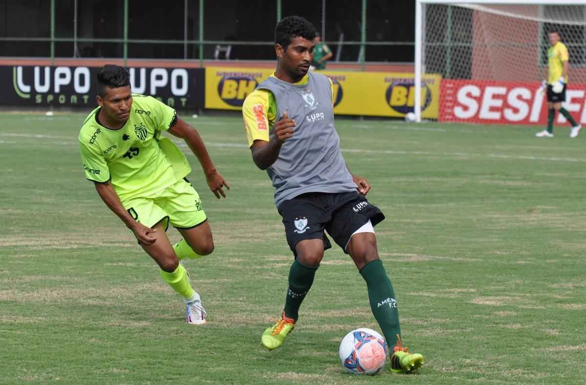 Com gols de Rodrigo Silva (2) e Diney, Amrica venceu Villa Nova por 3 a 1, no CT Lanna Drumond. Diego Clementino marcou para o time de Nova Lima.