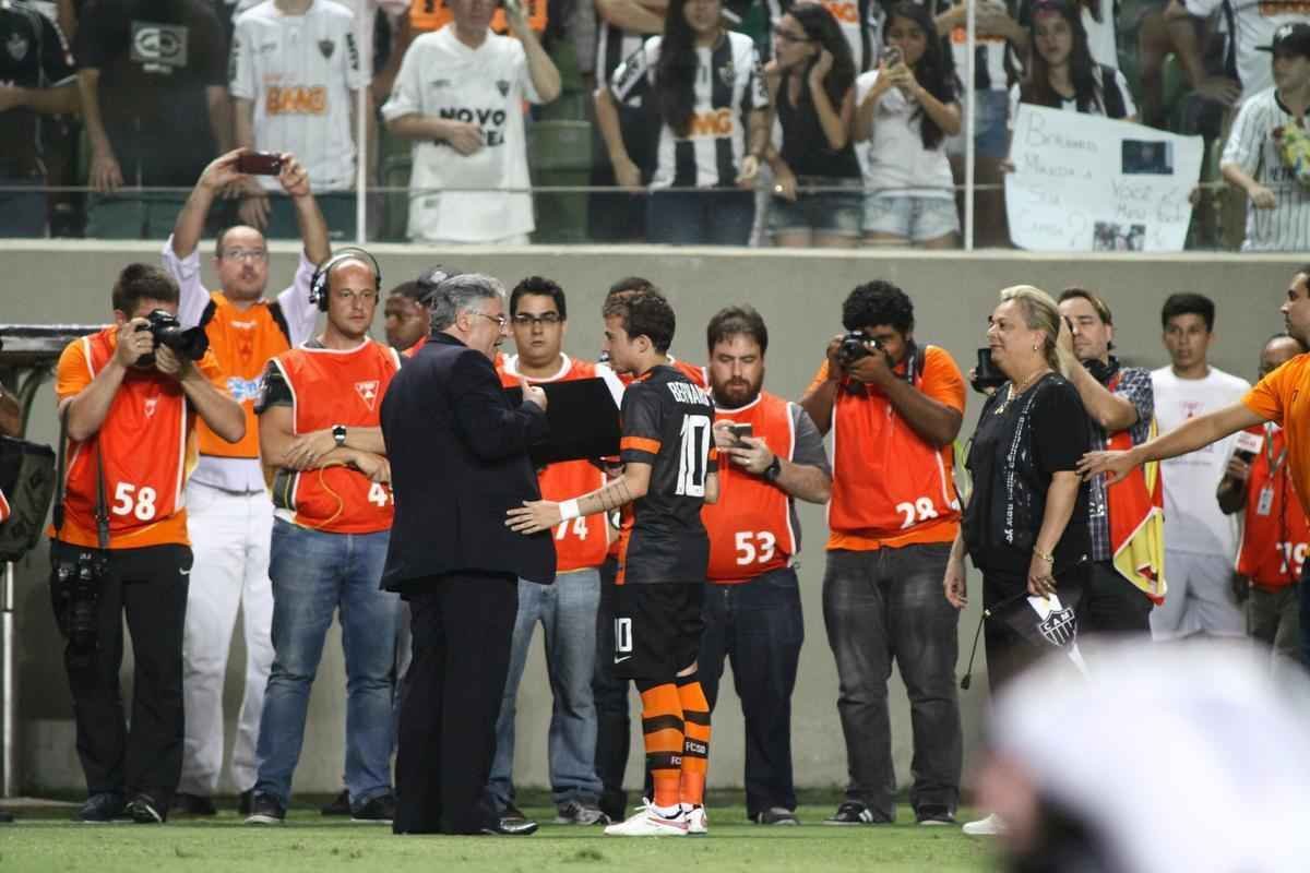 Imagens do amistoso internacional entre Atltico e Shakhtar Donetsk, da Ucrnia, no Estdio Independncia