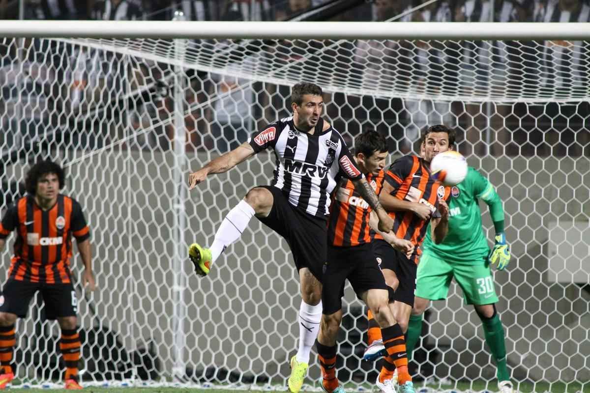 Imagens do amistoso internacional entre Atltico e Shakhtar Donetsk, da Ucrnia, no Estdio Independncia