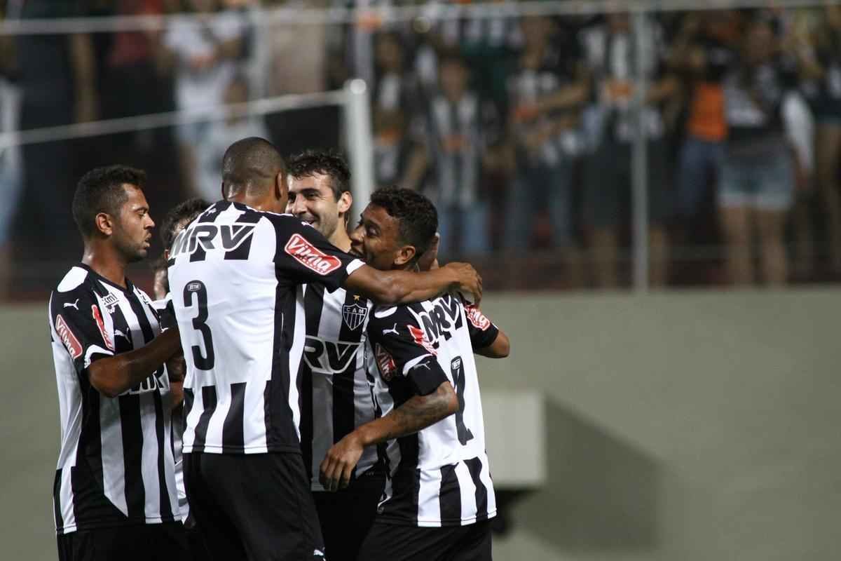 Imagens do amistoso internacional entre Atltico e Shakhtar Donetsk, da Ucrnia, no Estdio Independncia