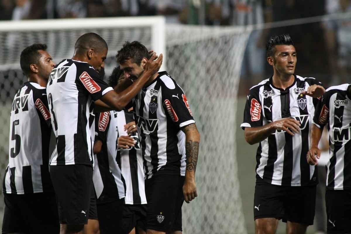 Imagens do amistoso internacional entre Atltico e Shakhtar Donetsk, da Ucrnia, no Estdio Independncia