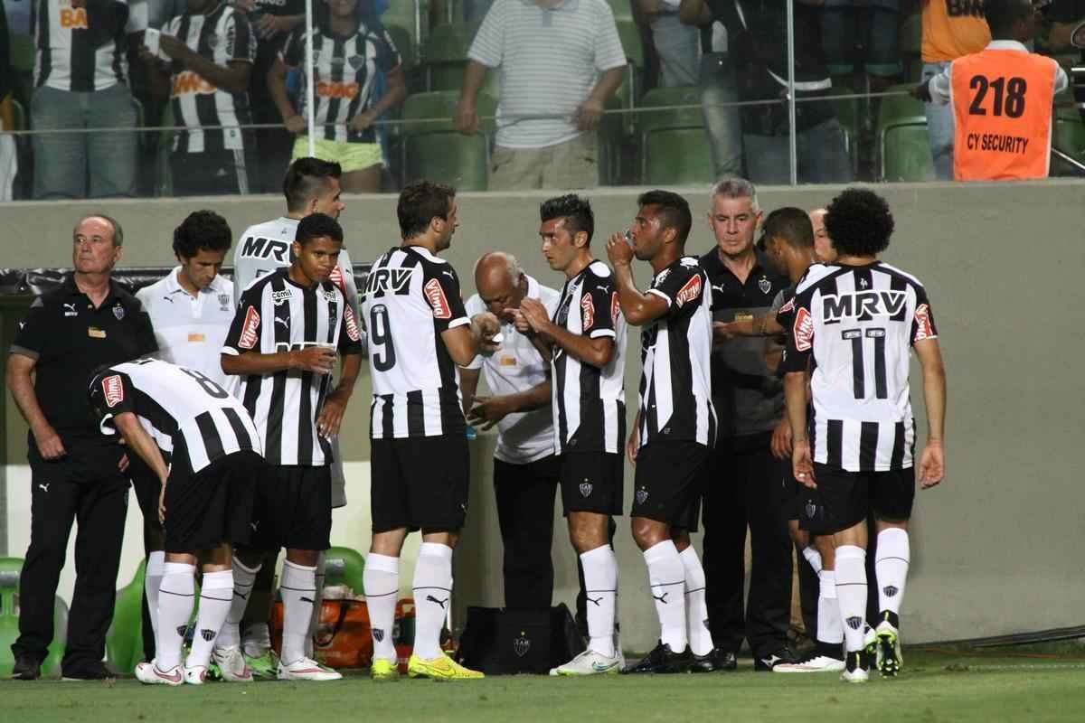 Imagens do amistoso internacional entre Atltico e Shakhtar Donetsk, da Ucrnia, no Estdio Independncia