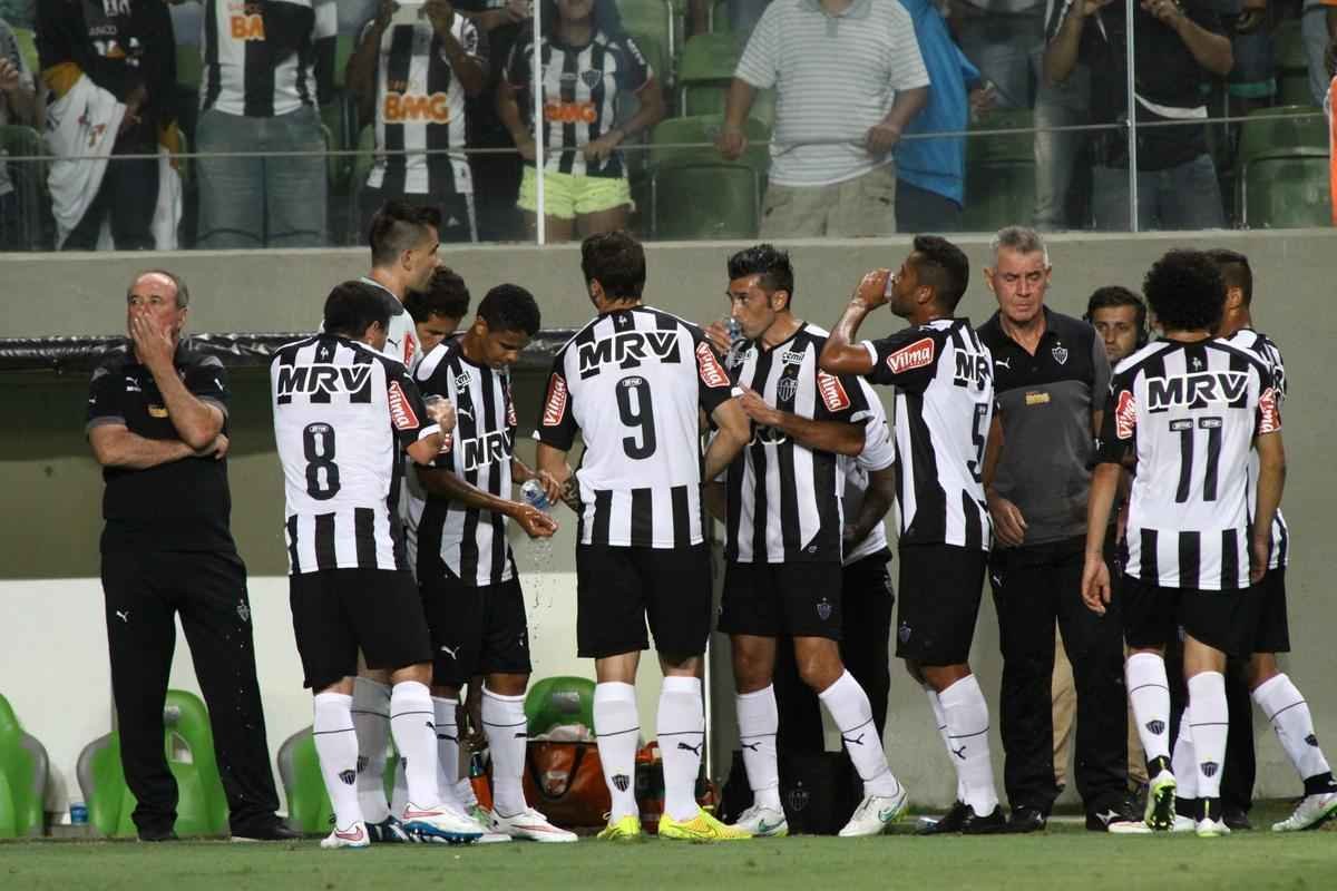 Imagens do amistoso internacional entre Atltico e Shakhtar Donetsk, da Ucrnia, no Estdio Independncia