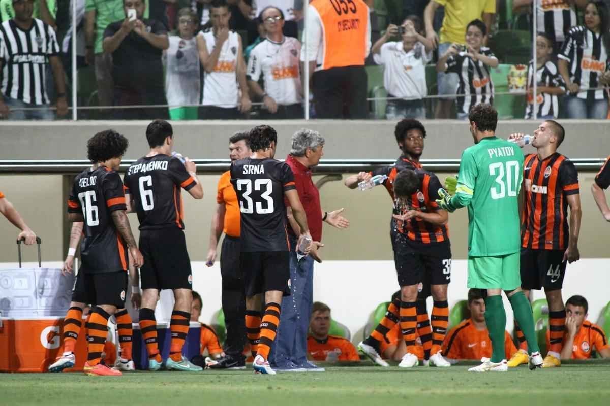 Imagens do amistoso internacional entre Atltico e Shakhtar Donetsk, da Ucrnia, no Estdio Independncia