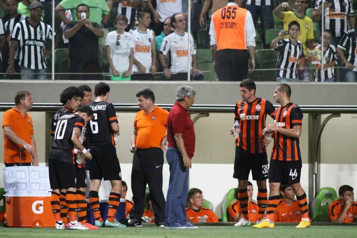 Imagens do amistoso internacional entre Atltico e Shakhtar Donetsk, da Ucrnia, no Estdio Independncia