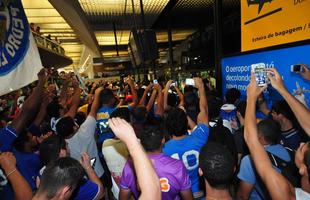 Meia uruguaio chegou a Minas Gerais nesta quinta-feira para se apresentar ao Cruzeiro