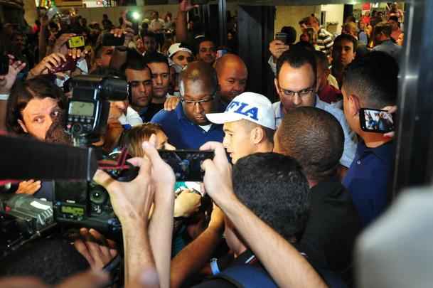 Meia uruguaio chegou a Minas Gerais nesta quinta-feira para se apresentar ao Cruzeiro