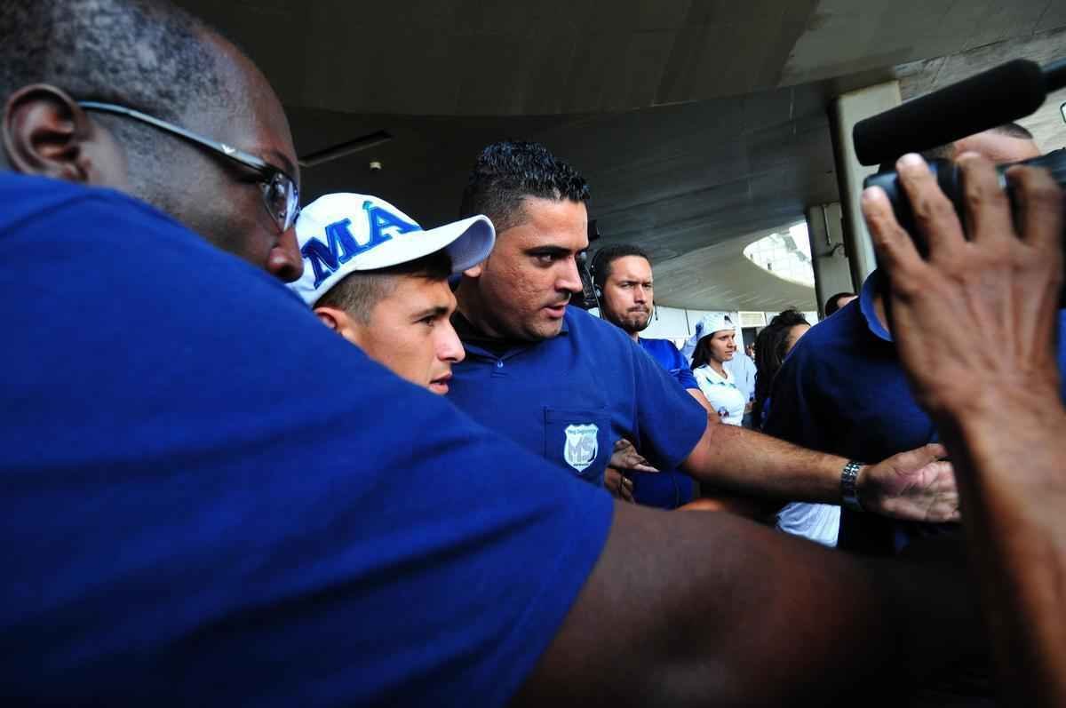 Meia uruguaio chegou a Minas Gerais nesta quinta-feira para se apresentar ao Cruzeiro