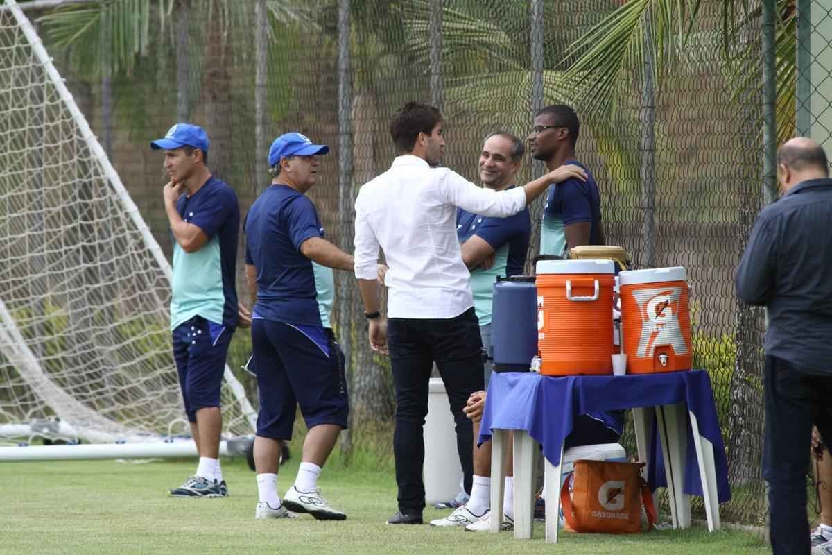 Lucas Silva foi  Toca da Raposa II, nesta sexta  tarde, para se despedir dos companheiros de Cruzeiro. Jogador foi vendido ao Real Madrid por 14 milhes de euros e assinar contrato de seis anos e meio