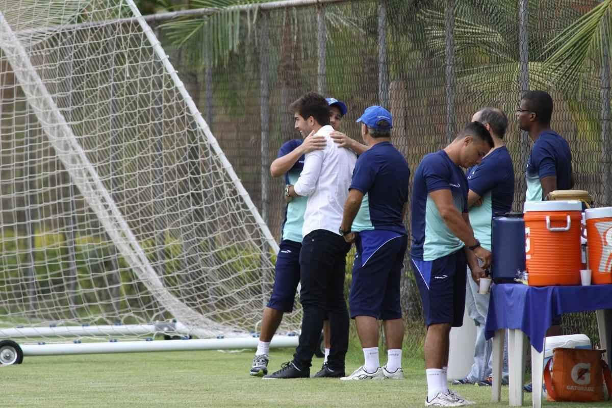 Lucas Silva foi  Toca da Raposa II, nesta sexta  tarde, para se despedir dos companheiros de Cruzeiro. Jogador foi vendido ao Real Madrid por 14 milhes de euros e assinar contrato de seis anos e meio