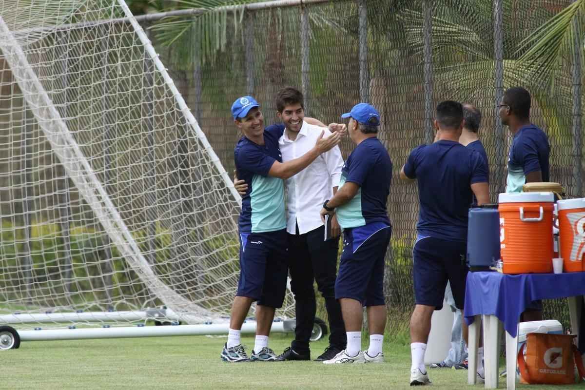 Lucas Silva foi  Toca da Raposa II, nesta sexta  tarde, para se despedir dos companheiros de Cruzeiro. Jogador foi vendido ao Real Madrid por 14 milhes de euros e assinar contrato de seis anos e meio