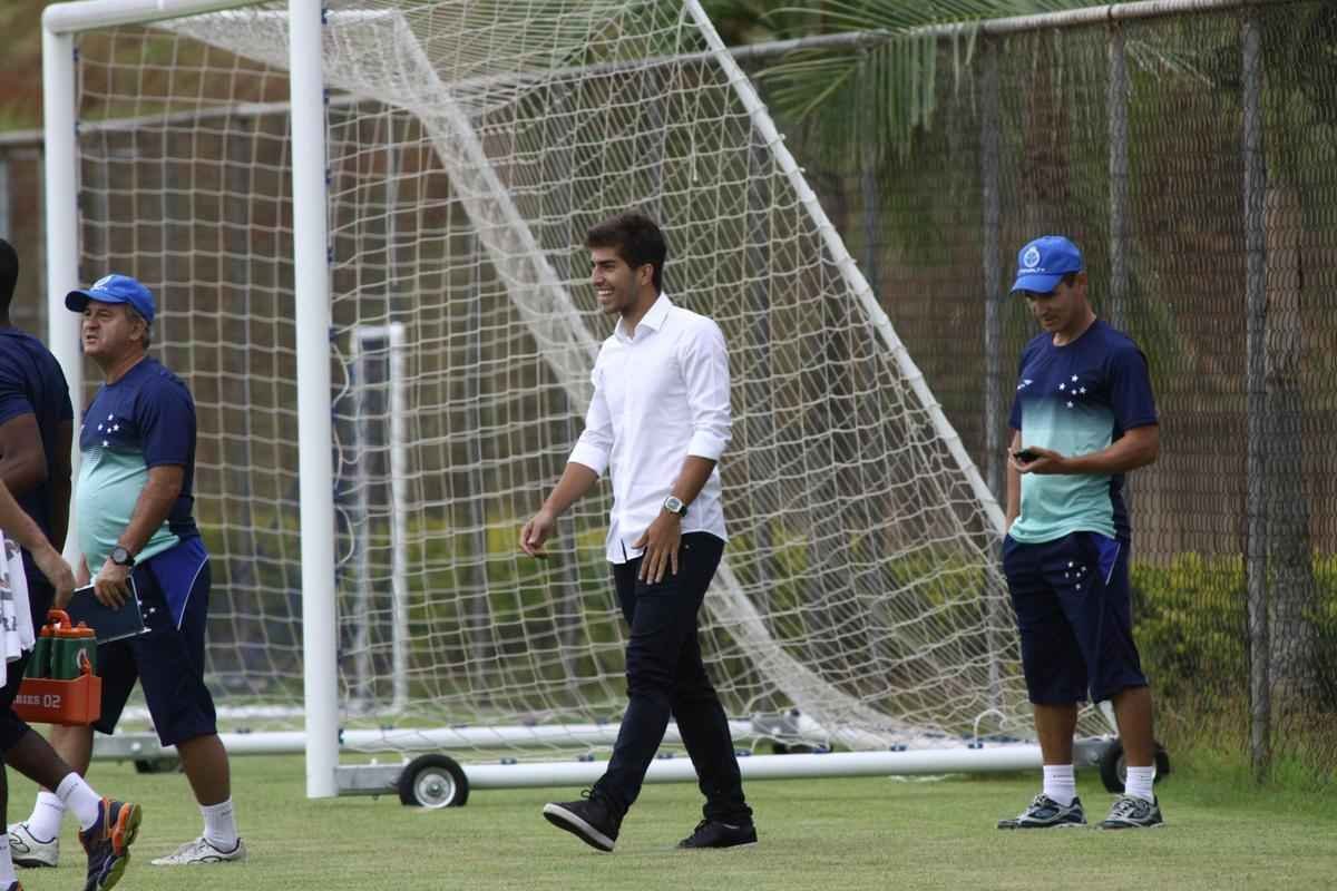 Lucas Silva foi  Toca da Raposa II, nesta sexta  tarde, para se despedir dos companheiros de Cruzeiro. Jogador foi vendido ao Real Madrid por 14 milhes de euros e assinar contrato de seis anos e meio