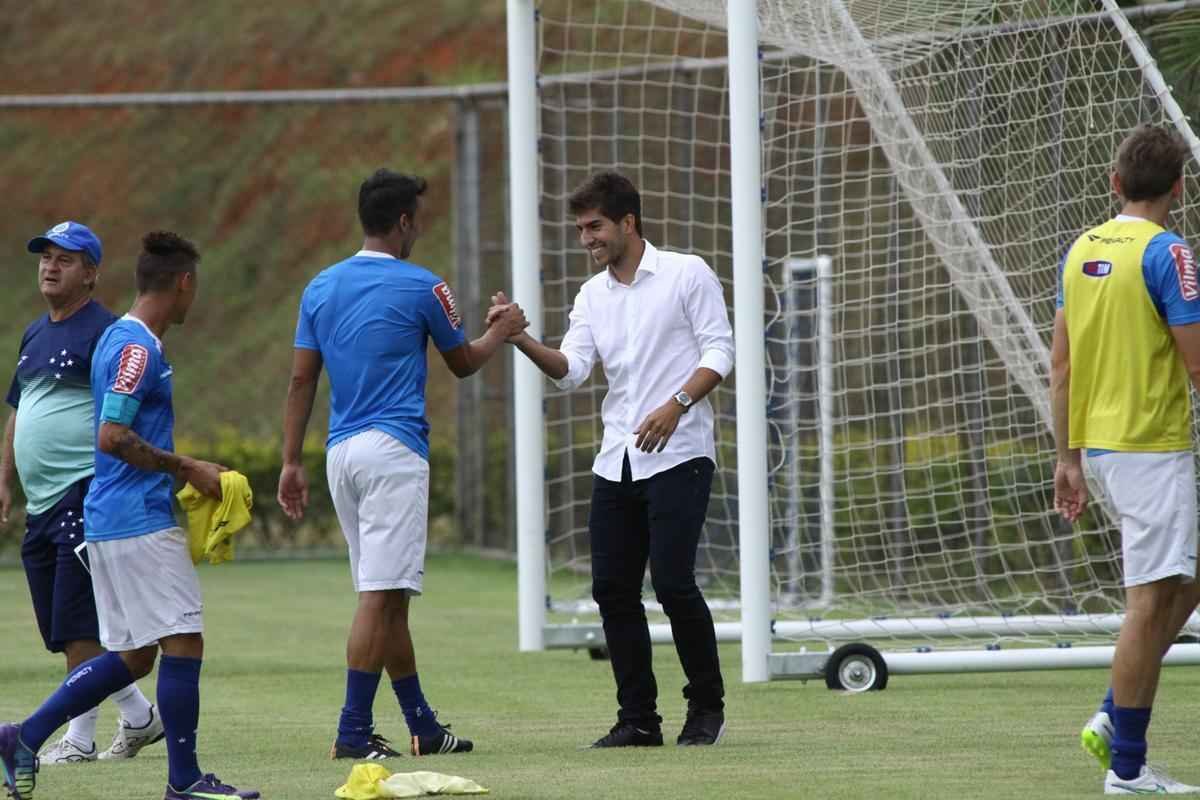 Lucas Silva foi  Toca da Raposa II, nesta sexta  tarde, para se despedir dos companheiros de Cruzeiro. Jogador foi vendido ao Real Madrid por 14 milhes de euros e assinar contrato de seis anos e meio