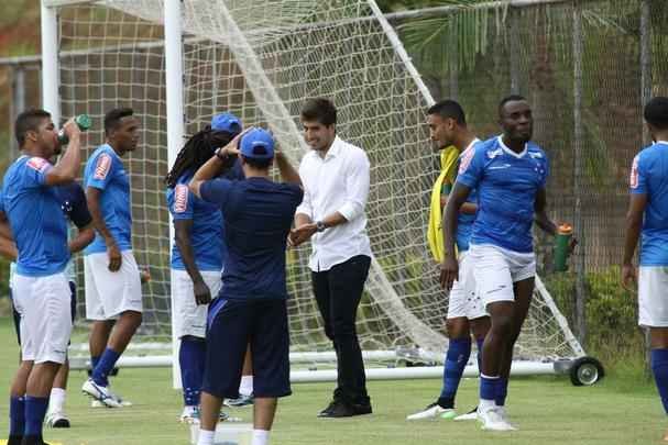 Lucas Silva foi  Toca da Raposa II, nesta sexta  tarde, para se despedir dos companheiros de Cruzeiro. Jogador foi vendido ao Real Madrid por 14 milhes de euros e assinar contrato de seis anos e meio