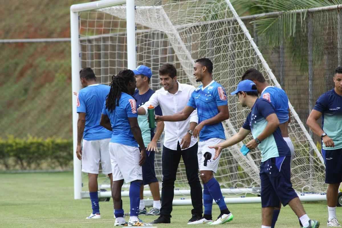 Lucas Silva foi  Toca da Raposa II, nesta sexta  tarde, para se despedir dos companheiros de Cruzeiro. Jogador foi vendido ao Real Madrid por 14 milhes de euros e assinar contrato de seis anos e meio