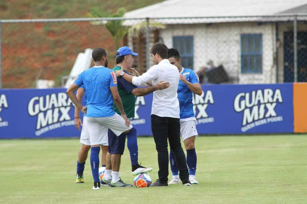 Lucas Silva foi  Toca da Raposa II, nesta sexta  tarde, para se despedir dos companheiros de Cruzeiro. Jogador foi vendido ao Real Madrid por 14 milhes de euros e assinar contrato de seis anos e meio