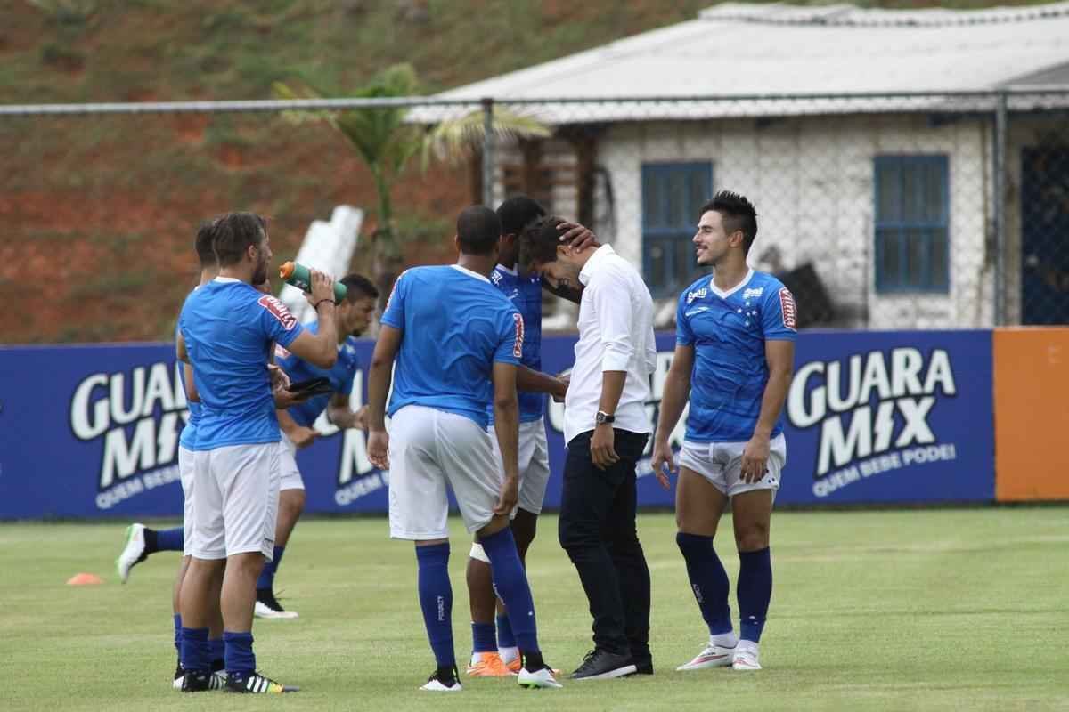 Lucas Silva foi  Toca da Raposa II, nesta sexta  tarde, para se despedir dos companheiros de Cruzeiro. Jogador foi vendido ao Real Madrid por 14 milhes de euros e assinar contrato de seis anos e meio