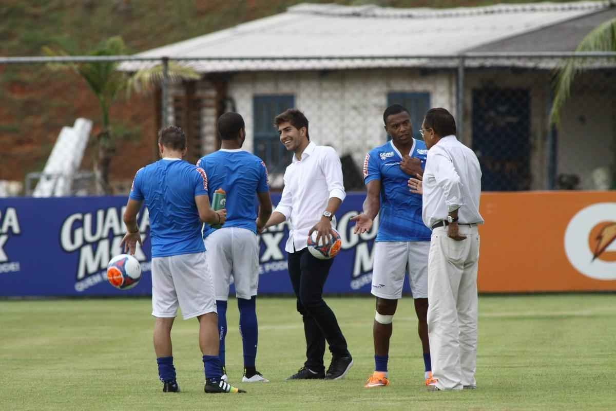 Lucas Silva foi  Toca da Raposa II, nesta sexta  tarde, para se despedir dos companheiros de Cruzeiro. Jogador foi vendido ao Real Madrid por 14 milhes de euros e assinar contrato de seis anos e meio
