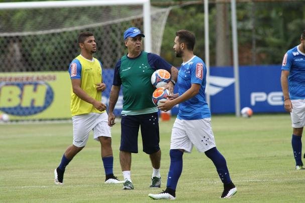 A equipe titular treinou com Rafael; Mayke, Manoel, Leo e Gilson; Henrique e Seymour; Marquinhos, Everton Ribeiro e Willian; Leandro Damio.