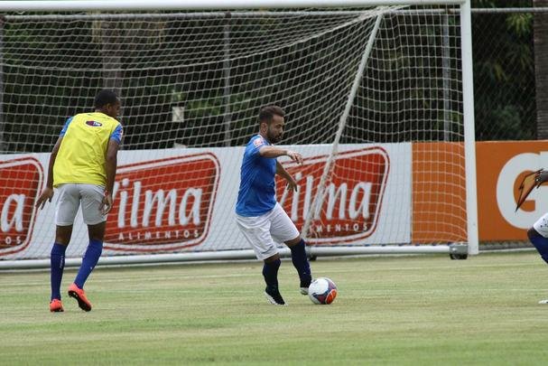 A equipe titular treinou com Rafael; Mayke, Manoel, Leo e Gilson; Henrique e Seymour; Marquinhos, Everton Ribeiro e Willian; Leandro Damio.