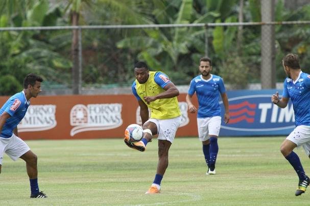 A equipe titular treinou com Rafael; Mayke, Manoel, Leo e Gilson; Henrique e Seymour; Marquinhos, Everton Ribeiro e Willian; Leandro Damio.