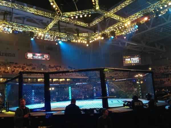 Imagens das lutas e bastidores do UFC on FOX 14, na Sucia - Pblico comeando a chegar na Tele2 Arena