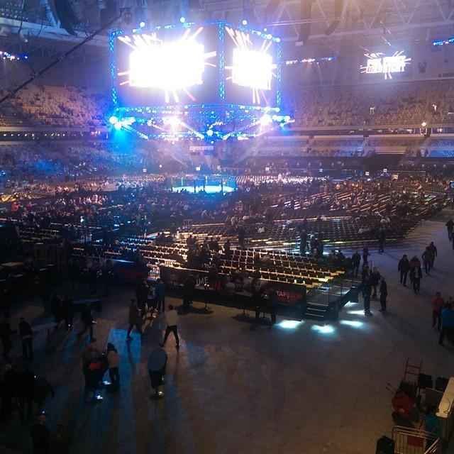 Imagens das lutas e bastidores do UFC on FOX 14, na Sucia - Pblico comeando a chegar na Tele2 Arena