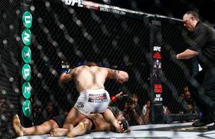 Imagens das lutas e bastidores do UFC on FOX 14, na Sucia - Sam Sicilia venceu Akira Corassani por nocaute aos 3m26s do primeiro round