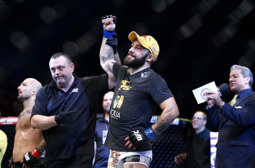 Imagens das lutas e bastidores do UFC on FOX 14, na Sucia - Sam Sicilia venceu Akira Corassani por nocaute aos 3m26s do primeiro round