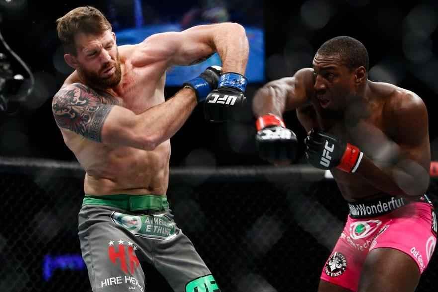 Imagens das lutas e bastidores do UFC on FOX 14, na Sucia - Ryan Bader venceu Phil Davis por deciso dividida (29-28, 28-29 e 29-28 )