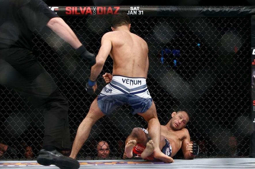 Imagens das lutas e bastidores do UFC on FOX 14, na Sucia - Gegard Mousasi venceu Dan Henderson por nocaute tcnico a 1m10s do primeiro round