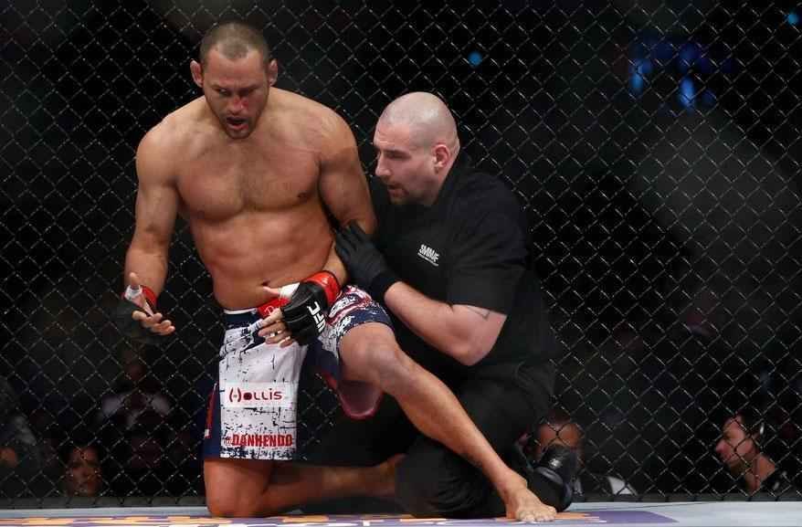 Imagens das lutas e bastidores do UFC on FOX 14, na Sucia - Gegard Mousasi venceu Dan Henderson por nocaute tcnico a 1m10s do primeiro round