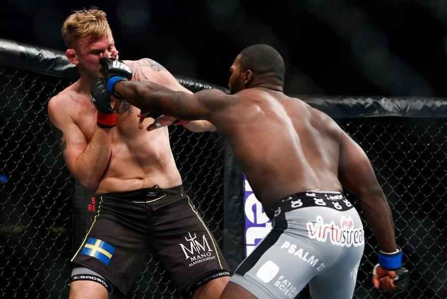 Imagens das lutas e bastidores do UFC on FOX 14, na Sucia - Anthony Johnson venceu Alexander Gustafsson por nocaute tcnico aos 2m15s do primeiro round