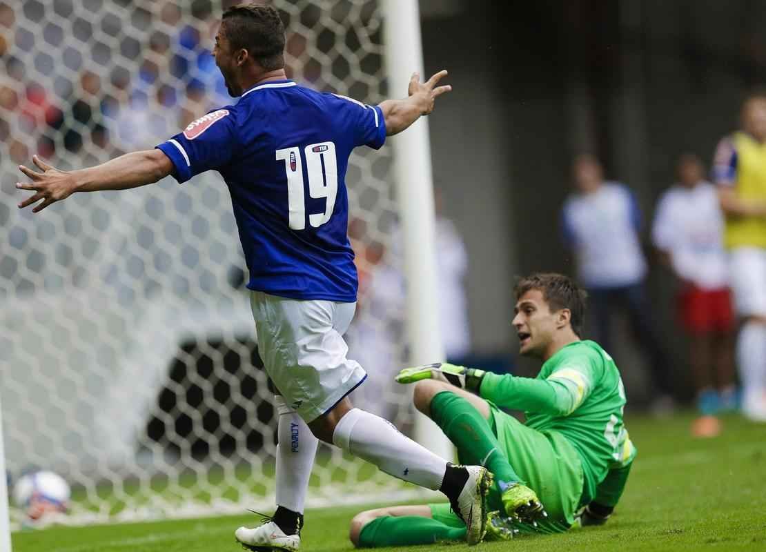 Imagens do empate entre Cruzeiro e Shakhtar Donetsk, no estdio Man Garrincha