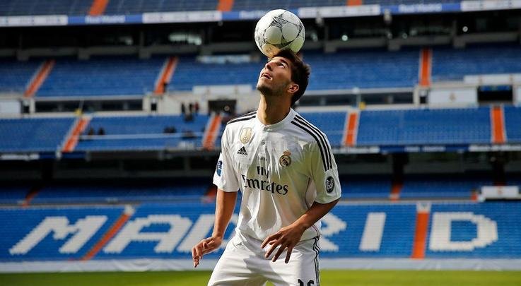Imagens dos exames mdicos e apresentao de Lucas Silva no Real Madrid