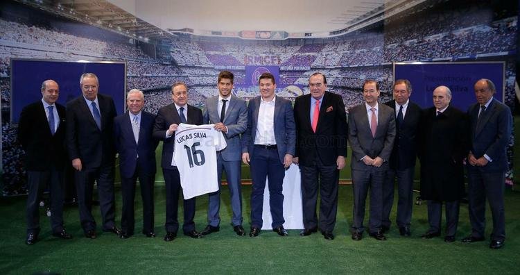 Imagens dos exames mdicos e apresentao de Lucas Silva no Real Madrid