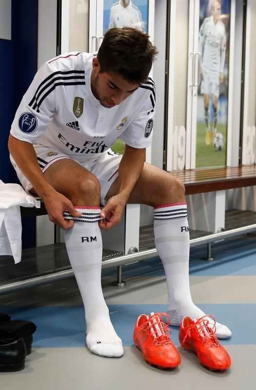 Imagens dos exames mdicos e apresentao de Lucas Silva no Real Madrid