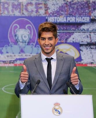 Imagens dos exames mdicos e apresentao de Lucas Silva no Real Madrid