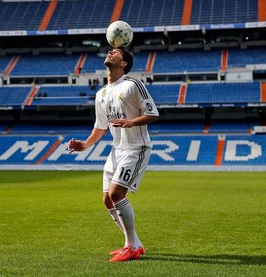 Imagens dos exames mdicos e apresentao de Lucas Silva no Real Madrid