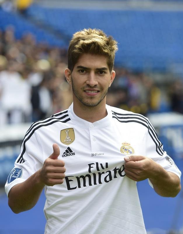 Imagens dos exames mdicos e apresentao de Lucas Silva no Real Madrid