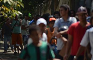 Torcida faz filas para comprar ingressos para Democrata-GV x Cruzeiro
