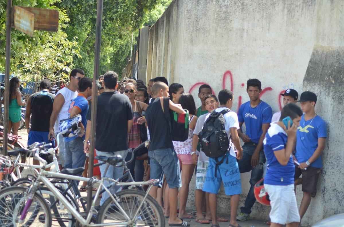 Torcida faz filas para comprar ingressos para Democrata-GV x Cruzeiro